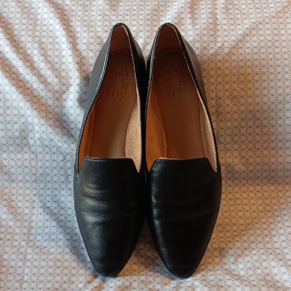 Naturalizer Black Leather Flats Sleek Minimalist Design